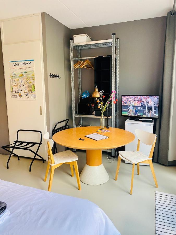 Private Studio With Free Car Parking Amsterdam Eksteriør billede