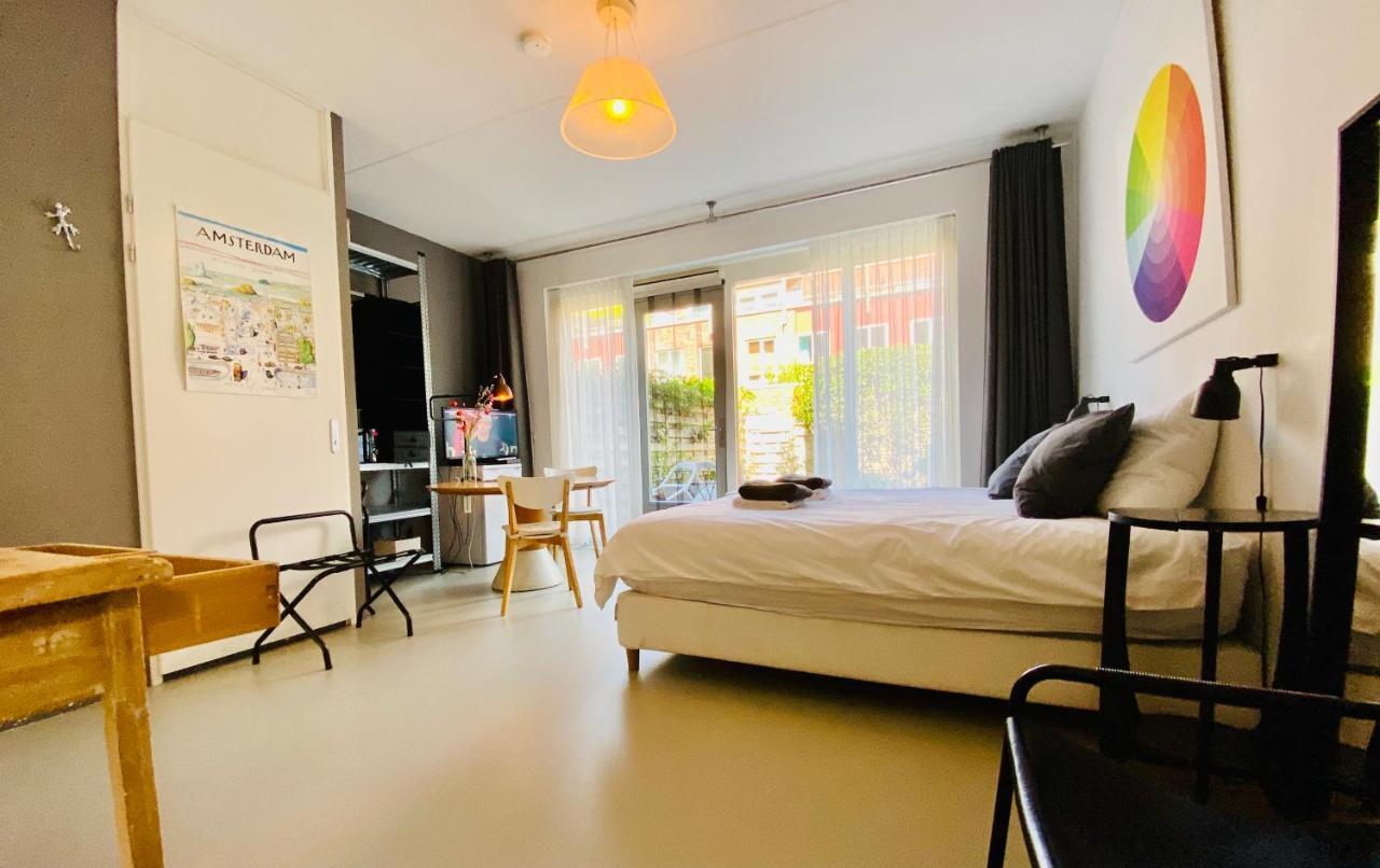 Private Studio With Free Car Parking Amsterdam Eksteriør billede